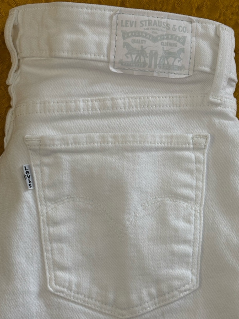 Levi's 711 White Skinny Jeans for Women - Picture 2 of 16